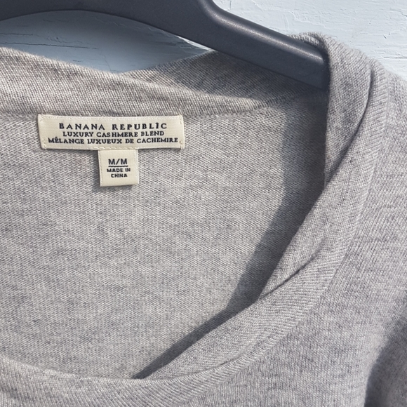 Banana Republic cashmere blend sweater - Picture 3 of 8